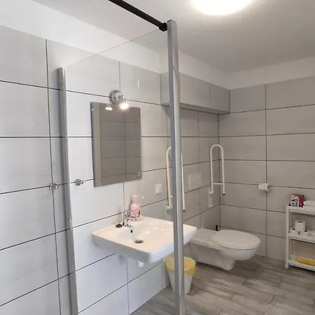 ホームステイ Dobranocka シクラルスカ・ポレンバ